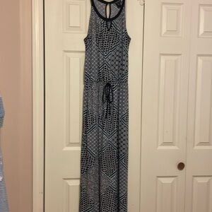 Long summer dress with multiple blues.
